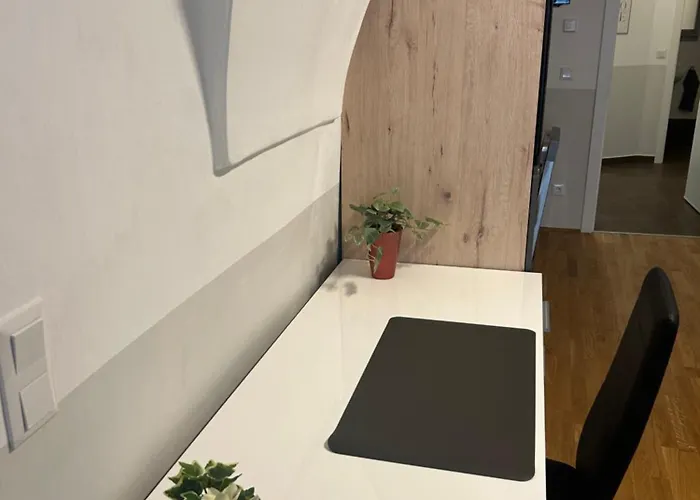 Paky 00314 Bruck an der Leitha